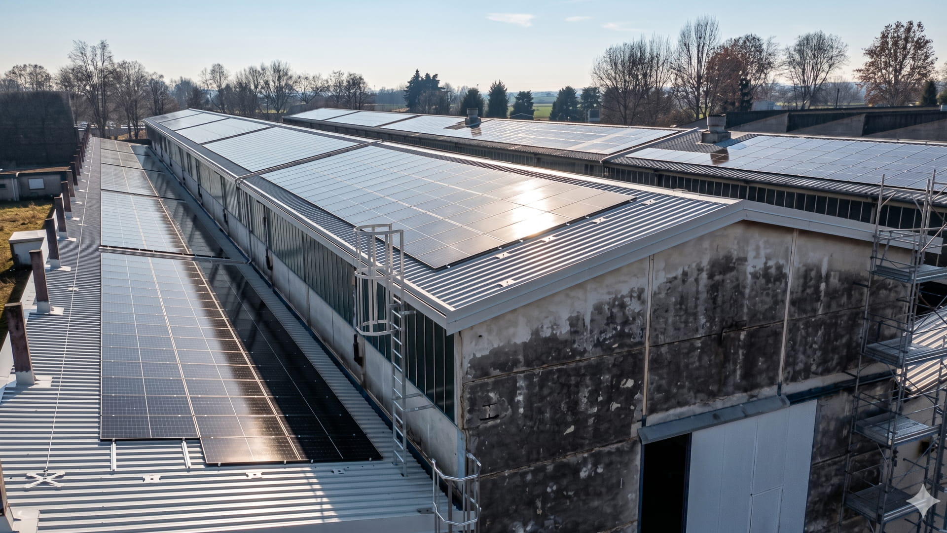 Stabilimento Pangborn Europe con tetto coperto da pannelli fotovoltaici